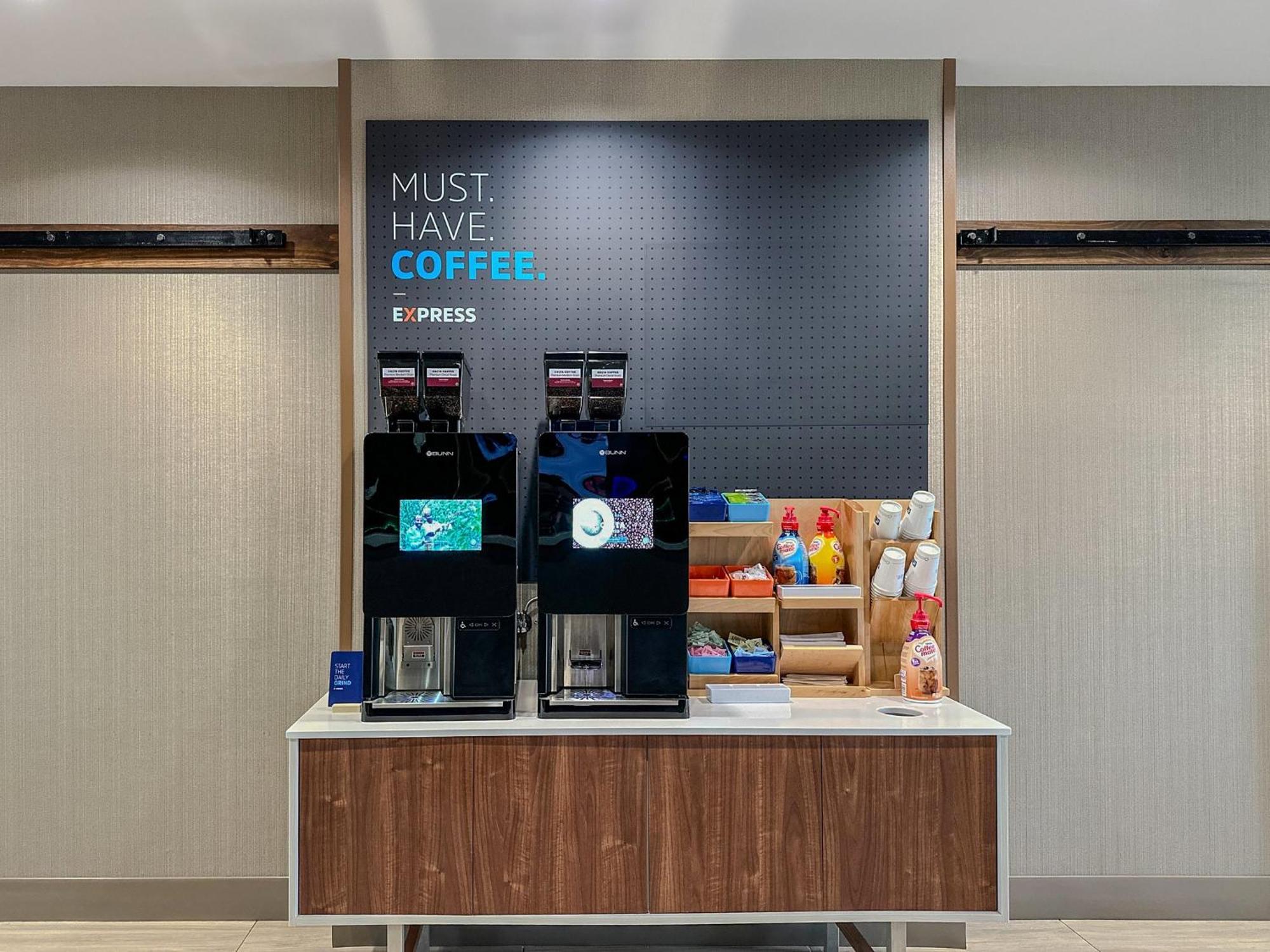 Holiday Inn Express Queensbury-Lake George Area By Ihg Exterior foto